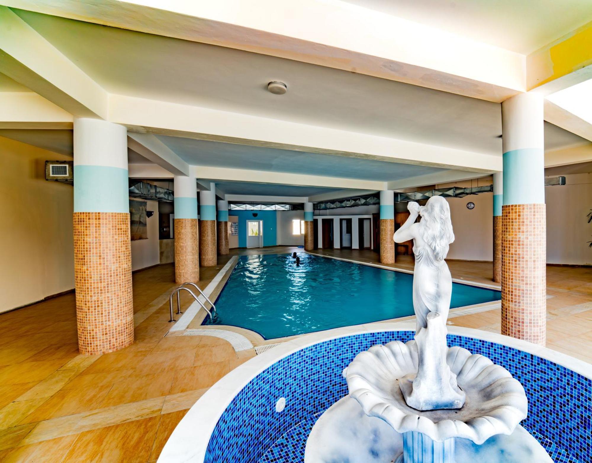 Stunning 2 Bedroom Holiday Home In 5-Star Resort Trikomo Esterno foto